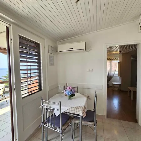 Apartament In 54629